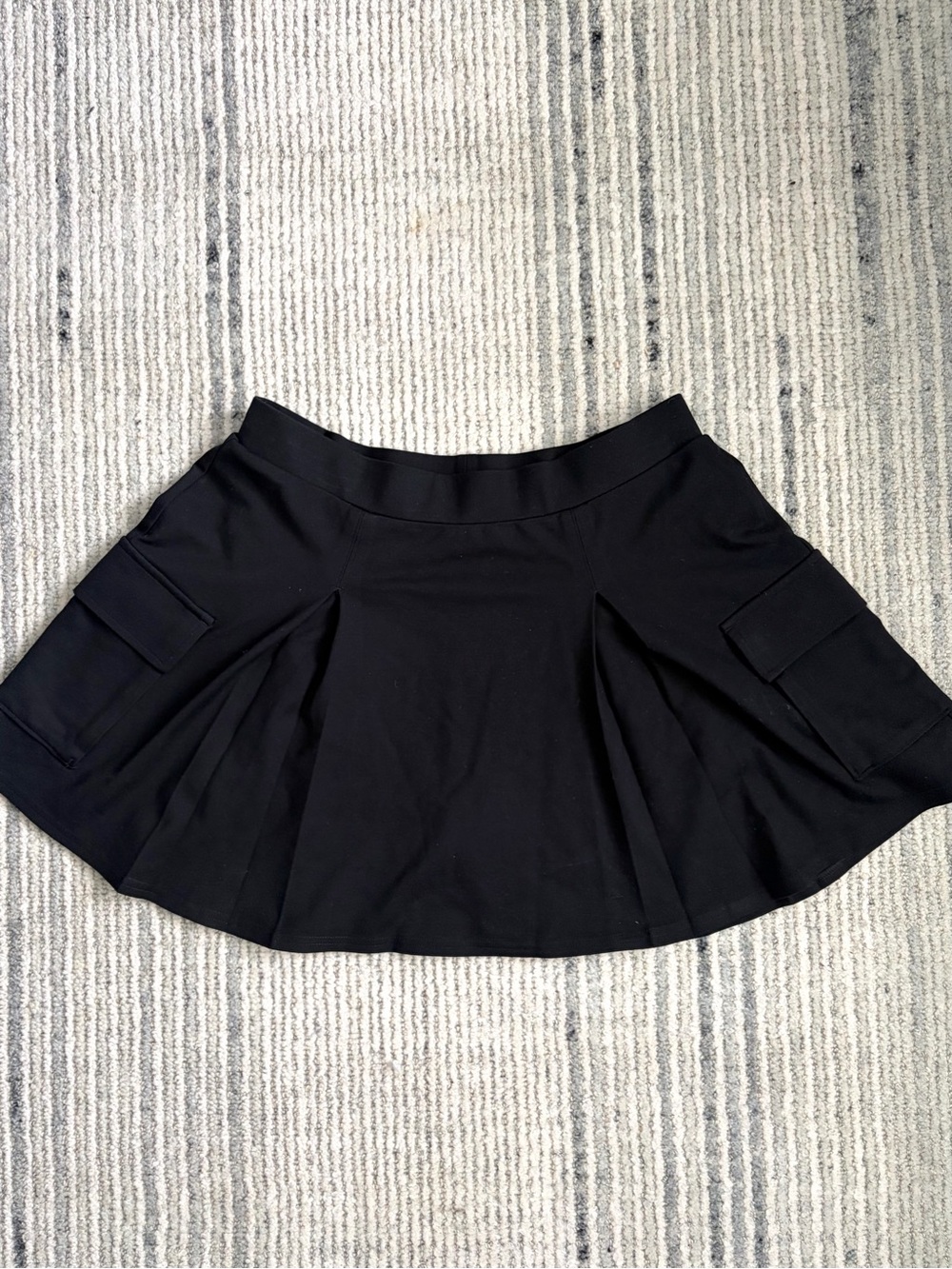 American Eagle Black Circle Skater Skirt with Pockets Size M